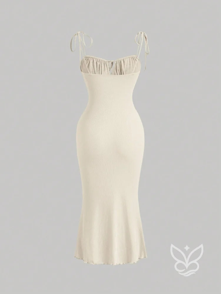 Vestido Mini Franzido no Busto Amarração no Ombro e Decote Cami Vestido Mini Franzido no Busto Amarração no Ombro e