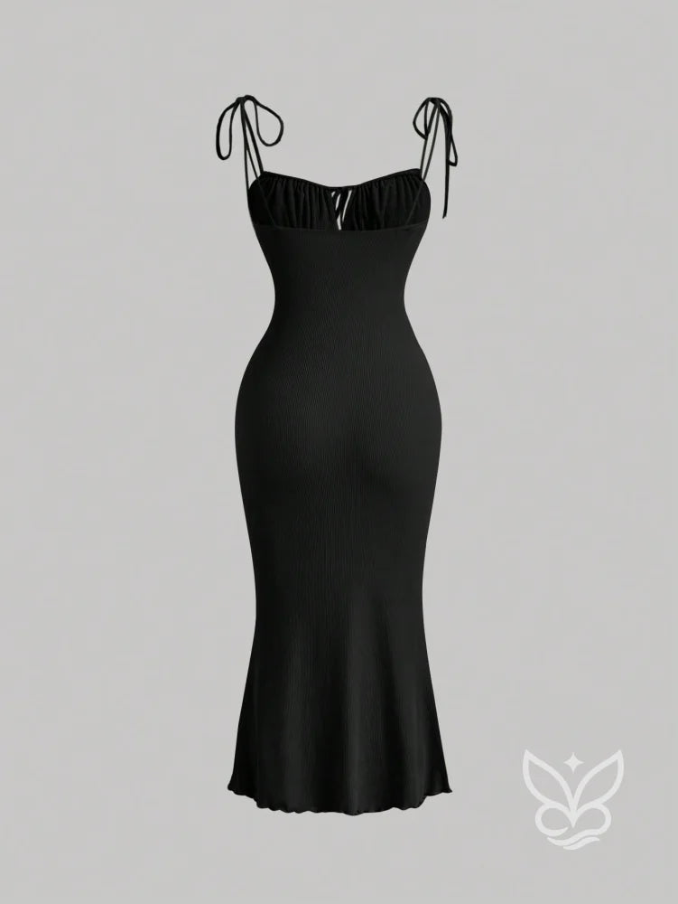 Vestido Mini Franzido no Busto Amarração no Ombro e Decote Cami Vestido Mini Franzido no Busto Amarração no Ombro e