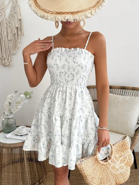 Vestido Rodado Com Alça Fina Estampa De Cerejas E Franzido Vestido Rodado Com Alça Fina Estampa De Cerejas E Franzido