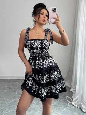 Vestido Rodado Com Alça Laço E Bordado Floral Contrastante Vestido Rodado Com Alça Laço E Bordado Floral Contrastante