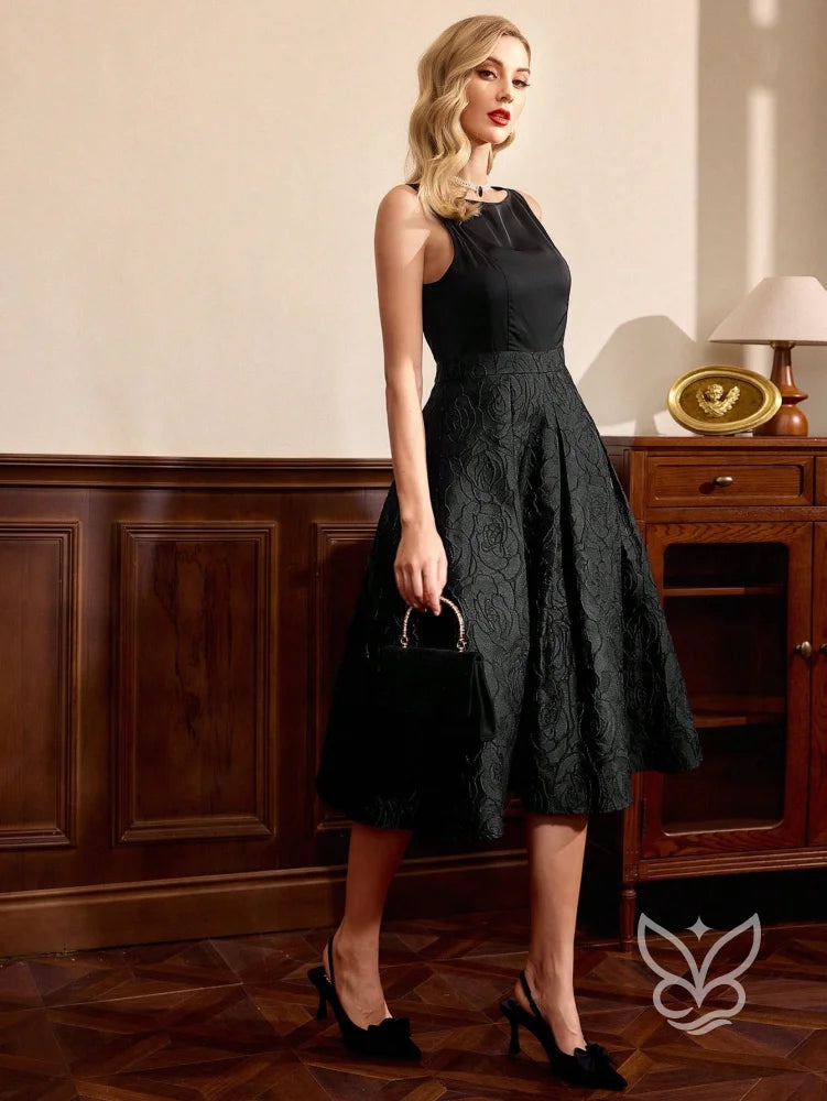 Vestido Rodado Elegante com Saia Midi Texturizada Vestido Rodado Elegante com Saia Midi Texturizada