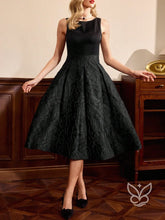 Vestido Rodado Elegante com Saia Midi Texturizada Preto / PP Vestido Rodado Elegante com Saia Midi Texturizada