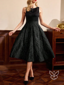 Vestido Rodado Elegante com Saia Midi Texturizada Preto / PP Vestido Rodado Elegante com Saia Midi Texturizada