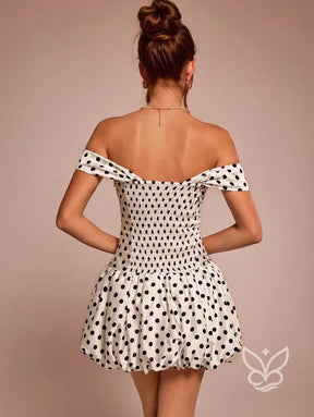 Vestido Slim Retro Estampa Poá Ombro A Ombro E Saia Bufante Vestido Slim Retro Estampa Poá Ombro A Ombro E Saia Bufante