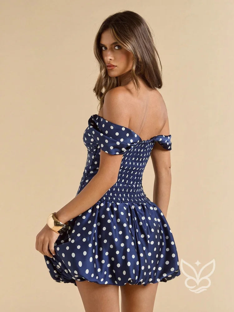 Vestido Slim Retro Estampa Poá Ombro A Ombro E Saia Bufante Vestido Slim Retro Estampa Poá Ombro A Ombro E Saia Bufante
