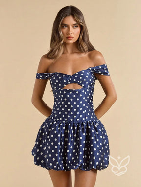 Vestido Slim Retro Estampa Poá Ombro A Ombro E Saia Bufante Vestido Slim Retro Estampa Poá Ombro A Ombro E Saia Bufante