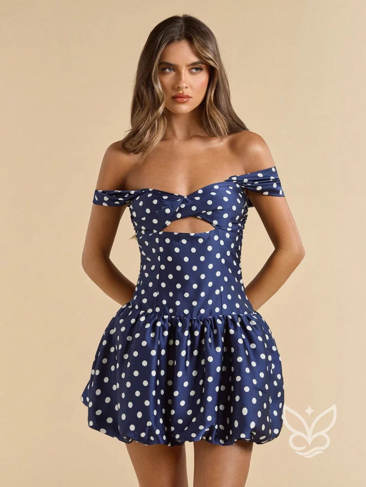 Vestido Slim Retro Estampa Poá Ombro A Ombro E Saia Bufante Vestido Slim Retro Estampa Poá Ombro A Ombro E Saia Bufante