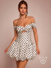 Vestido Slim Retro Estampa Poá Ombro A Ombro E Saia Bufante Branco / PP Vestido Slim Retro Estampa Poá Ombro A Ombro E
