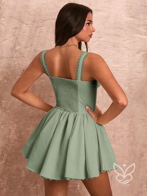 Vestido Slip com Franzido no Busto e Detalhe em Renda Vestido Slip com Franzido no Busto e Detalhe em Renda