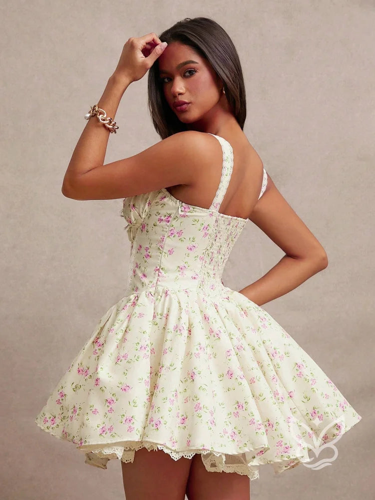 Vestido Slip com Franzido no Busto e Detalhe em Renda Vestido Slip com Franzido no Busto e Detalhe em Renda