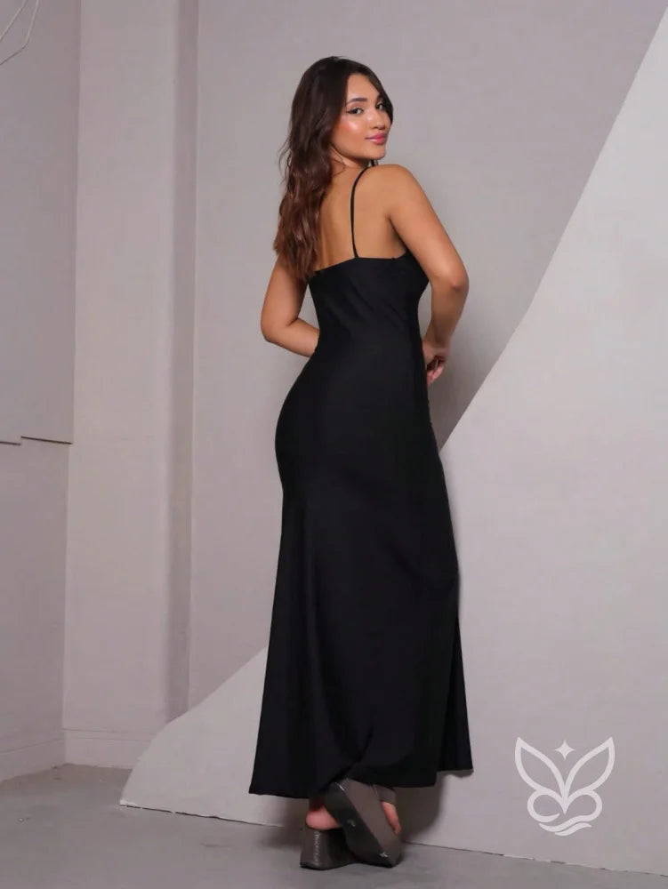Vestido Slip Dress Com Alças Finas E Fenda Lateral Vestido Slip Dress Com Alças Finas E Fenda Lateral