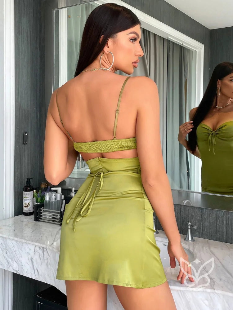 Vestido Slip Dress Curto Em Cetim Com Alças Finas Vestido Slip Dress Curto Em Cetim Com Alças Finas