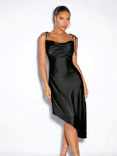 Vestido Slip Dress Em Cetim Com Alças Ajustáveis Preto / PP Vestido Slip Dress Em Cetim Com Alças Ajustáveis