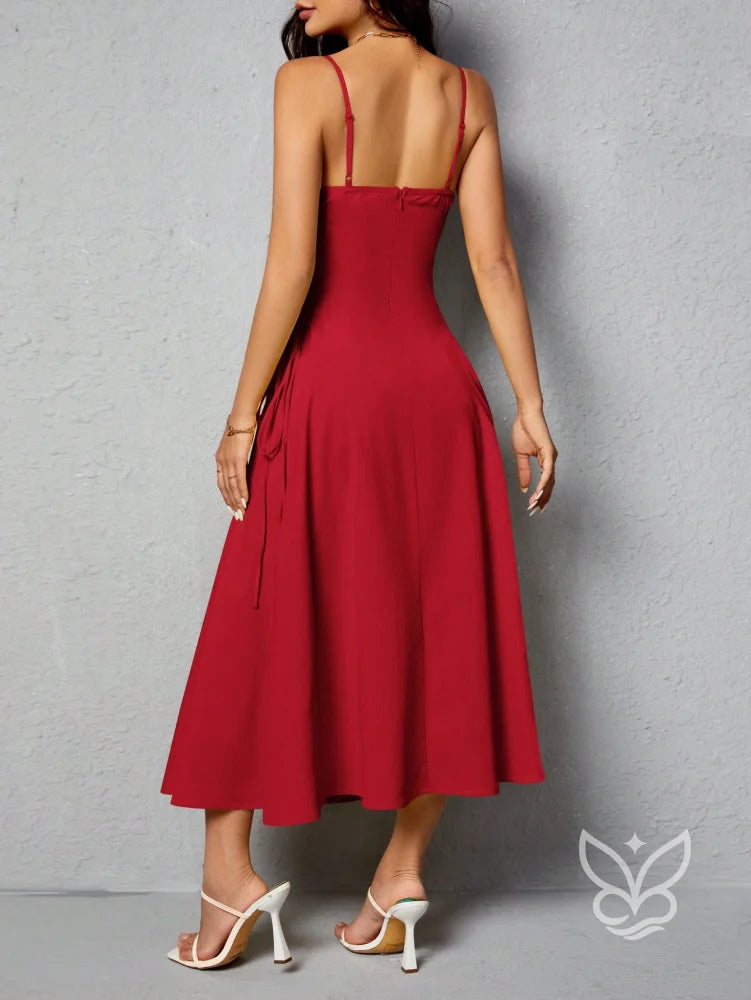 Vestido Sundress com Franzido no Busto e Amarração na Cintura Vestido Sundress com Franzido no Busto e Amarração na