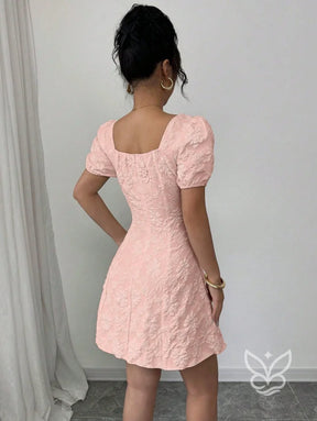 Vestido Texturizado Com Manga Bufante E Decote Quadrado Vestido Texturizado Com Manga Bufante E Decote Quadrado