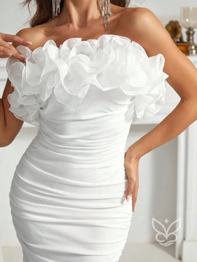 Vestido Tomara Que Caia Plissado Com Barra De Renda Exagerada Vestido Tomara Que Caia Plissado Com Barra De Renda