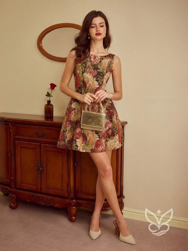 Vestido Tubinho Floral Com Estampa Vintage E Sofisticação Vestido Tubinho Floral Com Estampa Vintage E Sofisticação