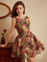 Vestido Tubinho Floral Com Estampa Vintage E Sofisticação Bege / PP Vestido Tubinho Floral Com Estampa Vintage E