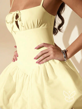 Vestido Tubinho Sem Manga Com Laço E Barra Bufante Romântico Vestido Tubinho Sem Manga Com Laço E Barra Bufante