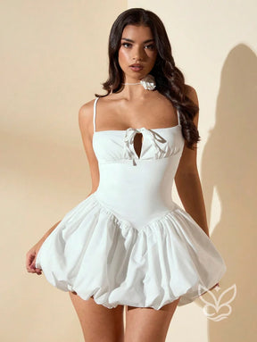 Vestido Tubinho Sem Manga Com Laço E Barra Bufante Romântico Vestido Tubinho Sem Manga Com Laço E Barra Bufante